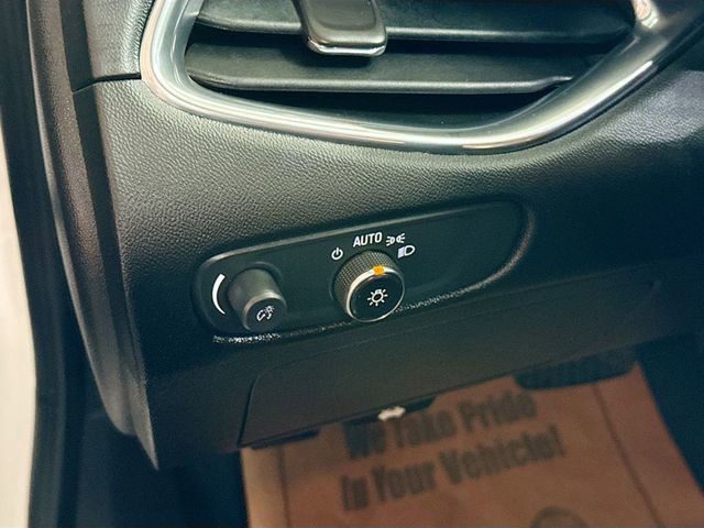 Used 2018 Chevrolet Malibu LT image 11