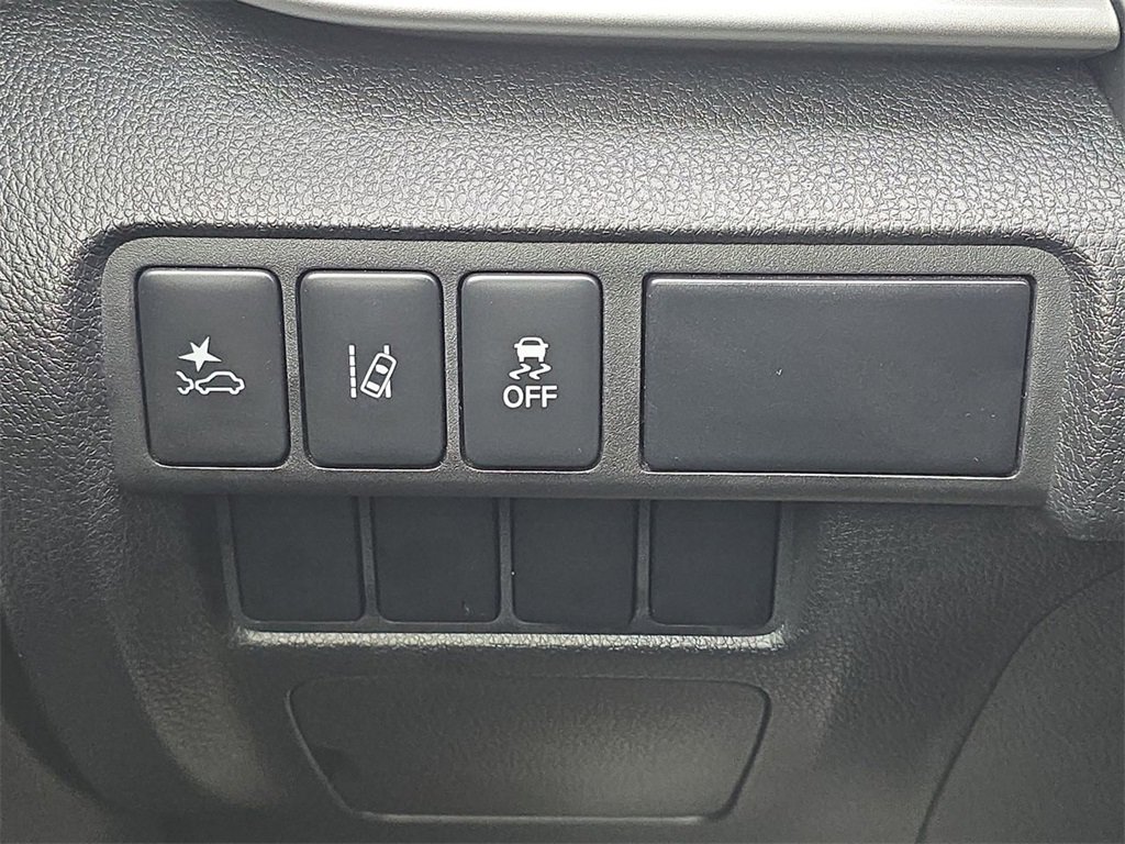 Used 2023 Mitsubishi Eclipse Cross LE image 18