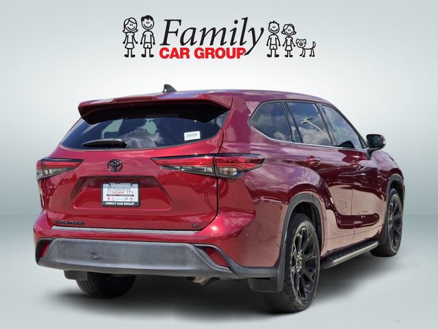 Used 2022 Toyota Highlander LE FWD image 4