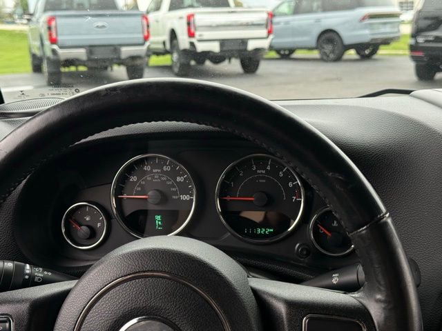 Used 2016 Jeep Wrangler Sahara w/ Connectivity Group AWD/4WD image 6