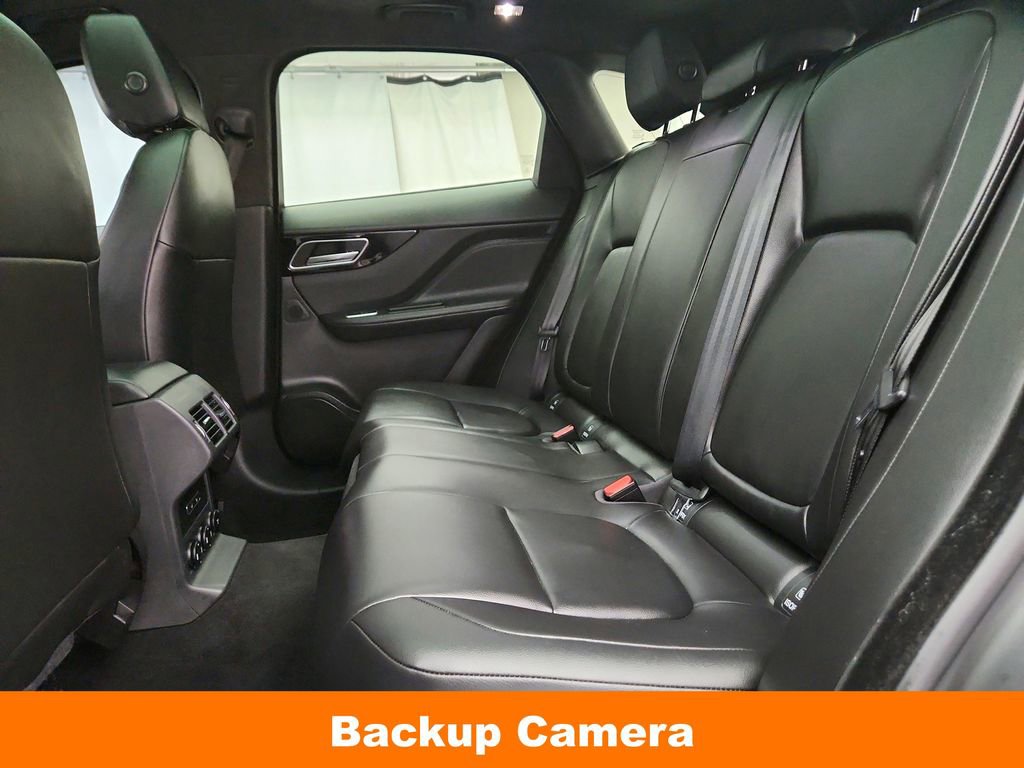 Used 2020 Jaguar F-PACE Premium image 30