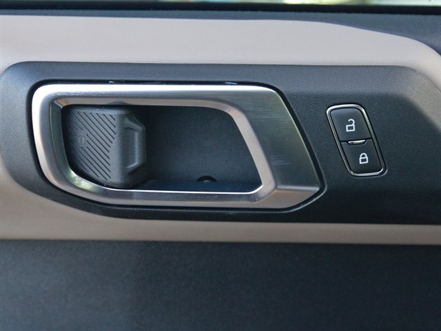 Used 2022 Ford Bronco Wildtrak image 13