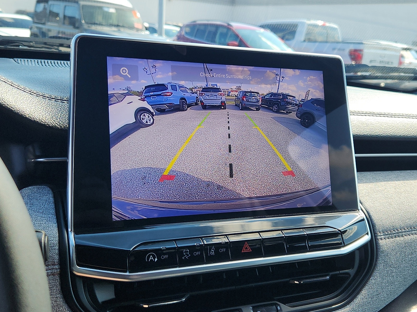 Used 2023 Jeep Compass Latitude image 9