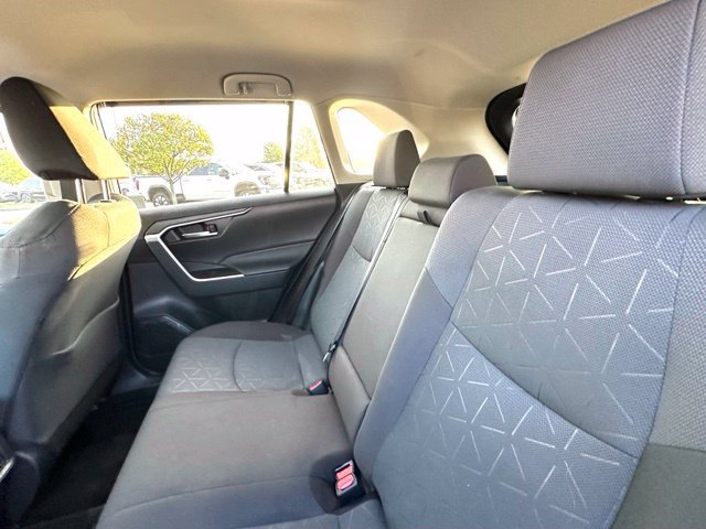 Used 2024 Toyota RAV4 XLE AWD/4WD image 30