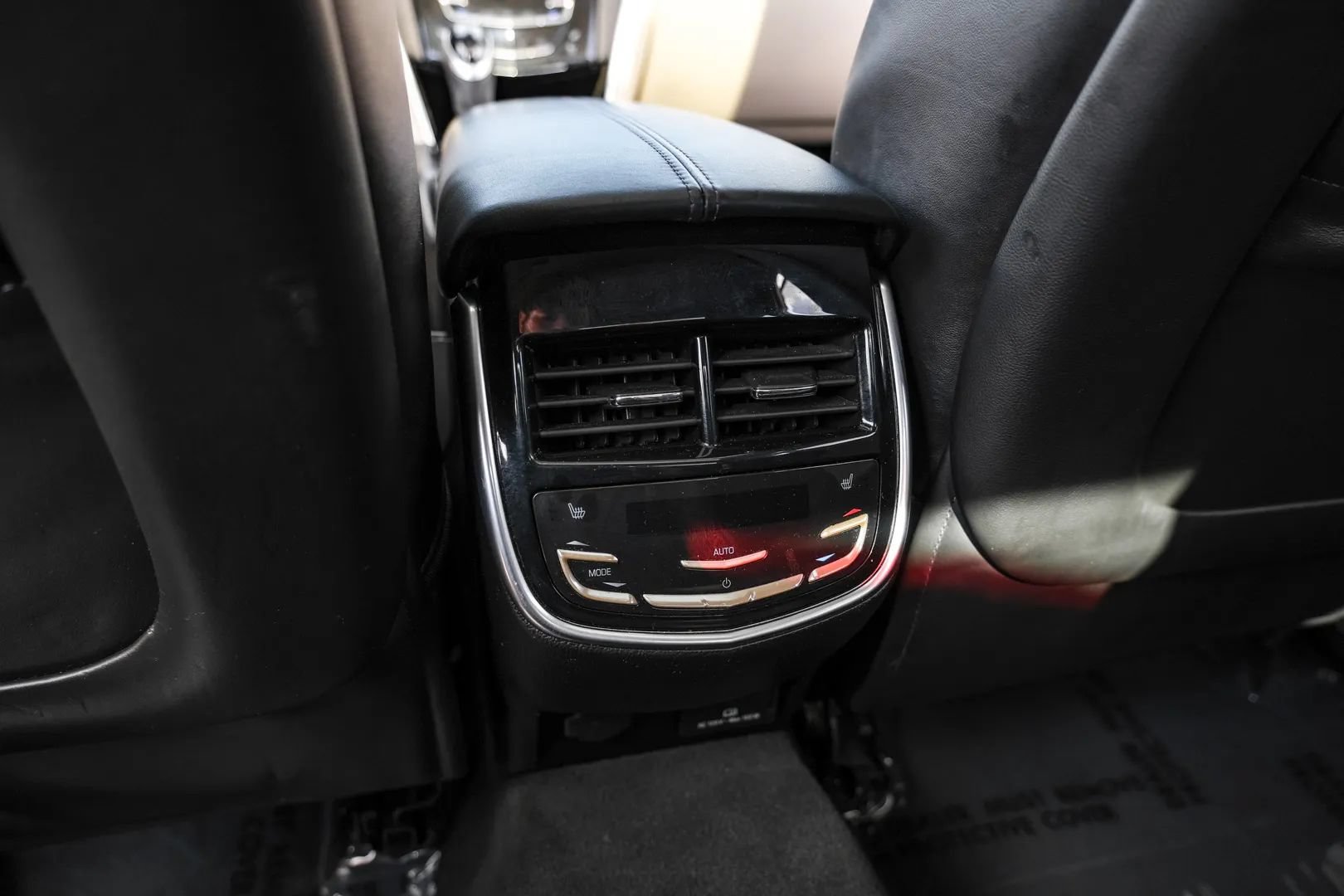 Used 2015 Cadillac XTS Platinum AWD/4WD image 29