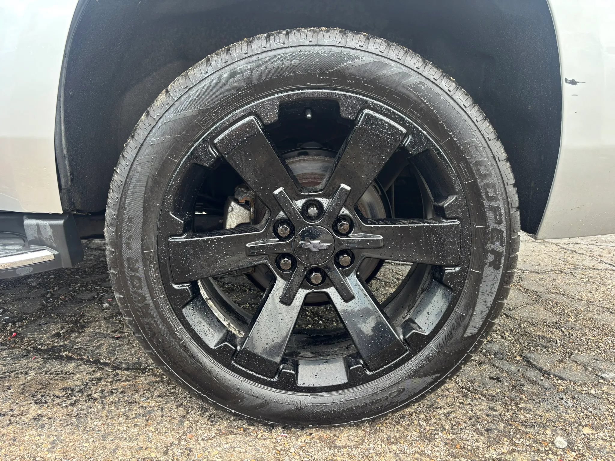 Used 2018 Chevrolet Tahoe Premier AWD/4WD image 2