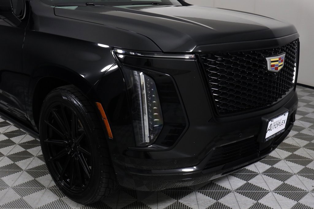 Used 2025 Cadillac Escalade ESV Sport w/ Touring Package image 57