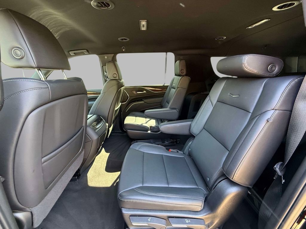 Used 2024 Cadillac Escalade ESV Luxury image 20