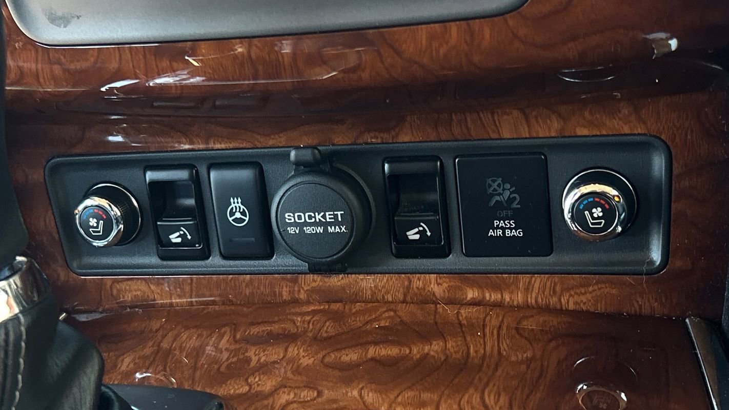 Used 2016 INFINITI QX80 4WD w/ Deluxe Technology Package image 41