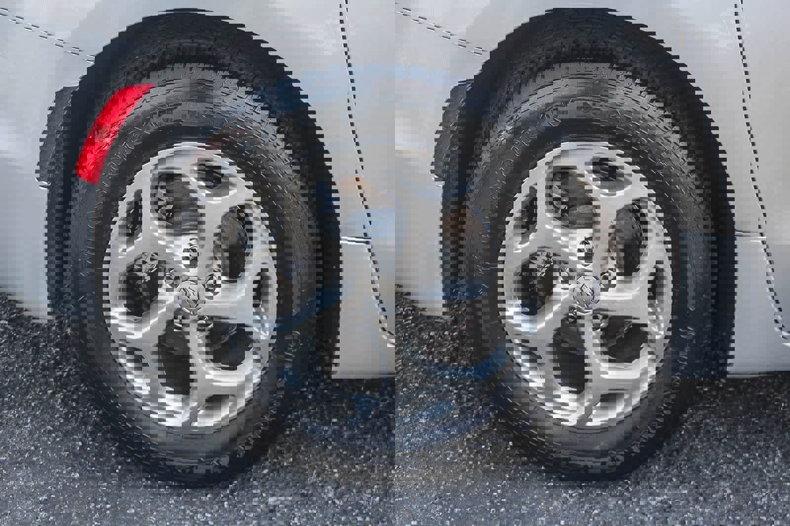 Used 2023 Chrysler Pacifica Limited image 13