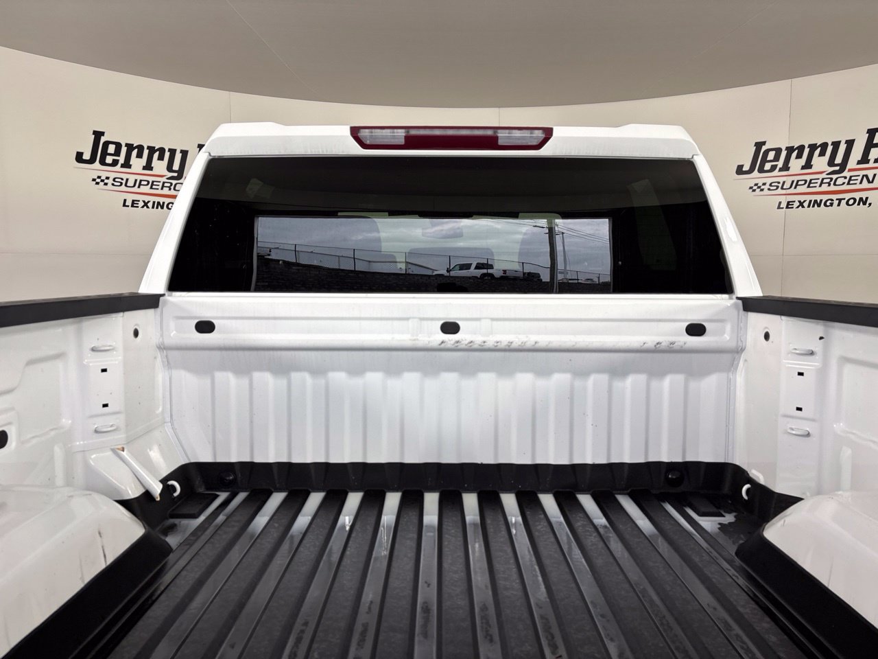Used 2023 Chevrolet Silverado 1500 LT AWD/4WD image 25