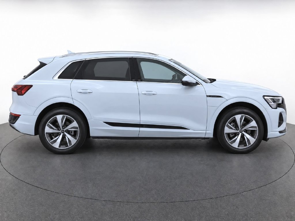 Used 2024 Audi Q8 e-tron Premium AWD/4WD image 4