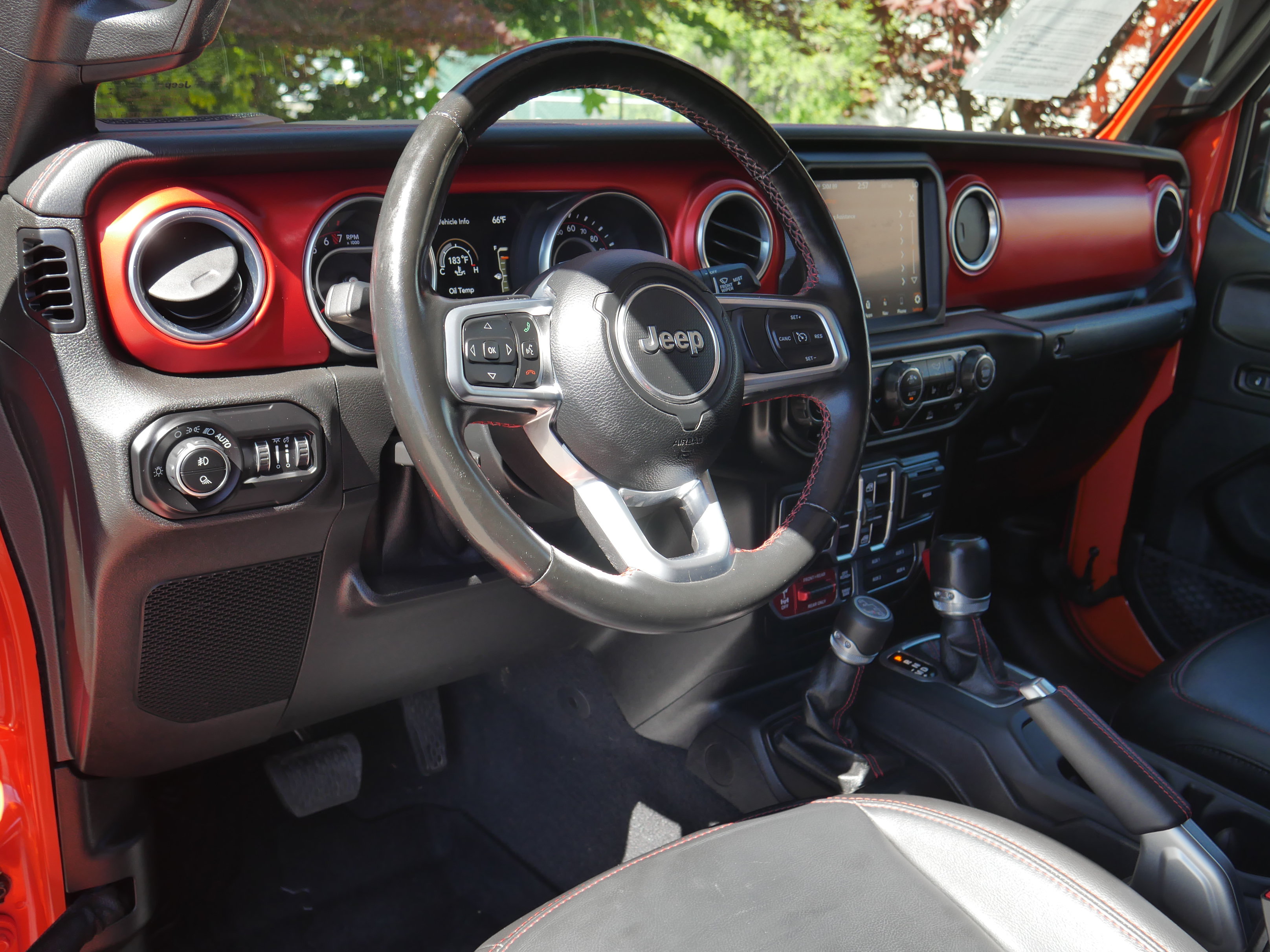 Used 2020 Jeep Gladiator Rubicon AWD/4WD image 4