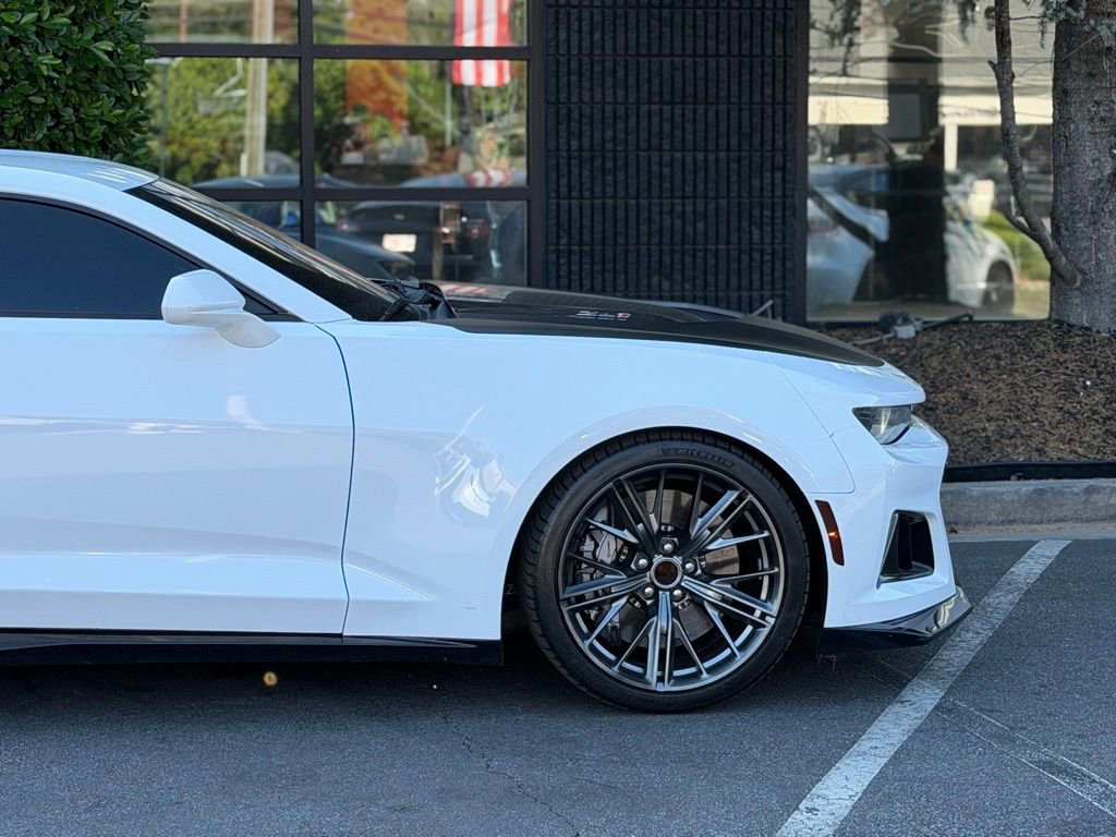 Used 2019 Chevrolet Camaro ZL1 RWD image 22