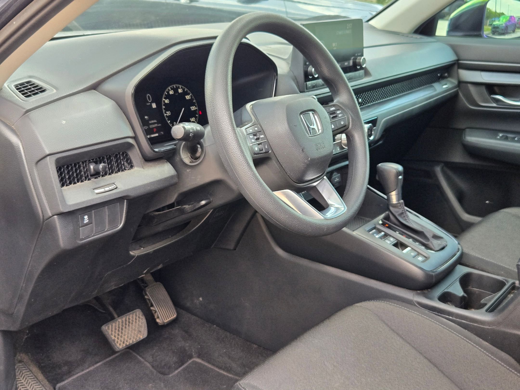 Used 2025 Honda CR-V LX image 12