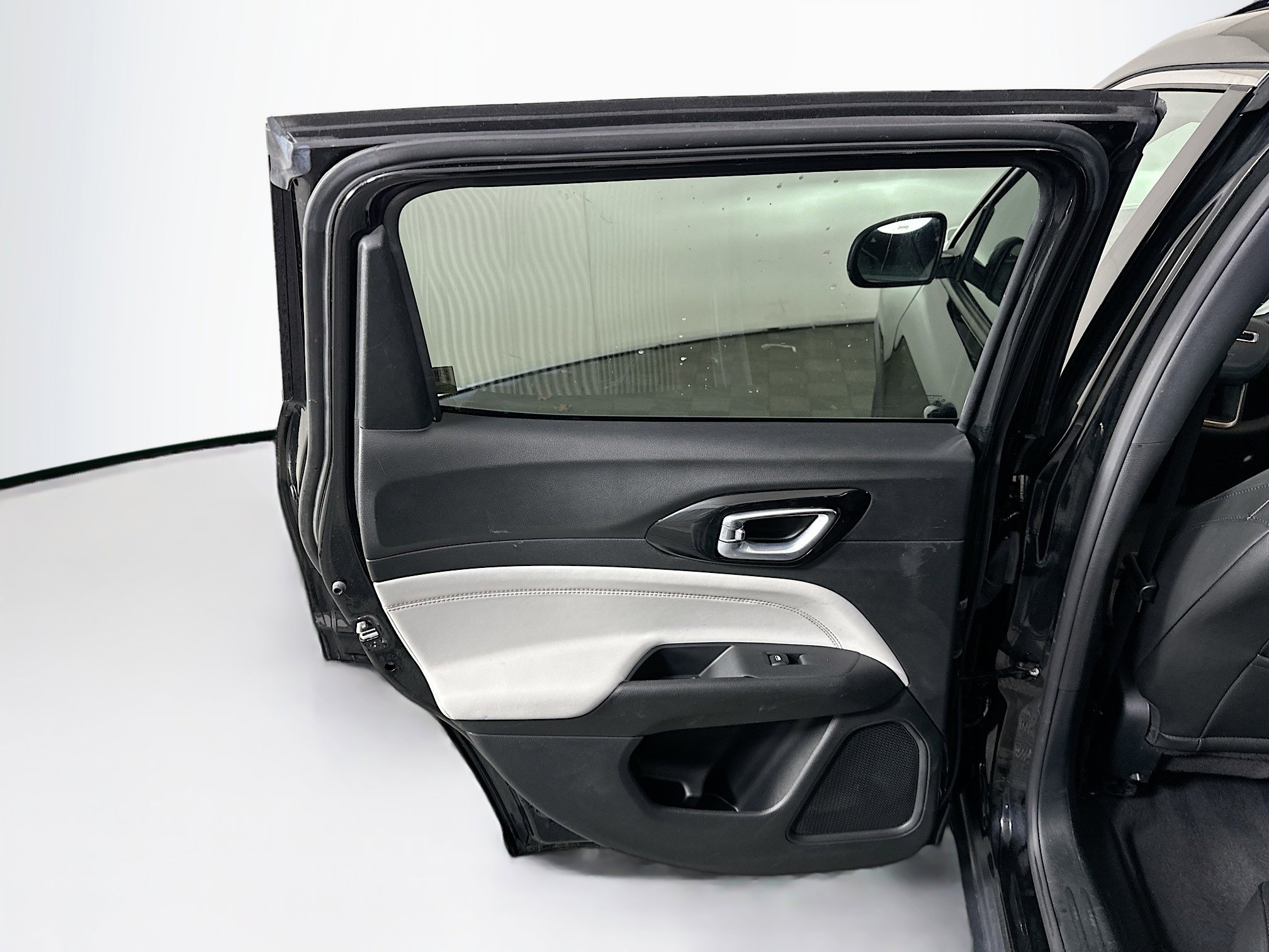 Used 2023 Jeep Compass Limited AWD/4WD image 25