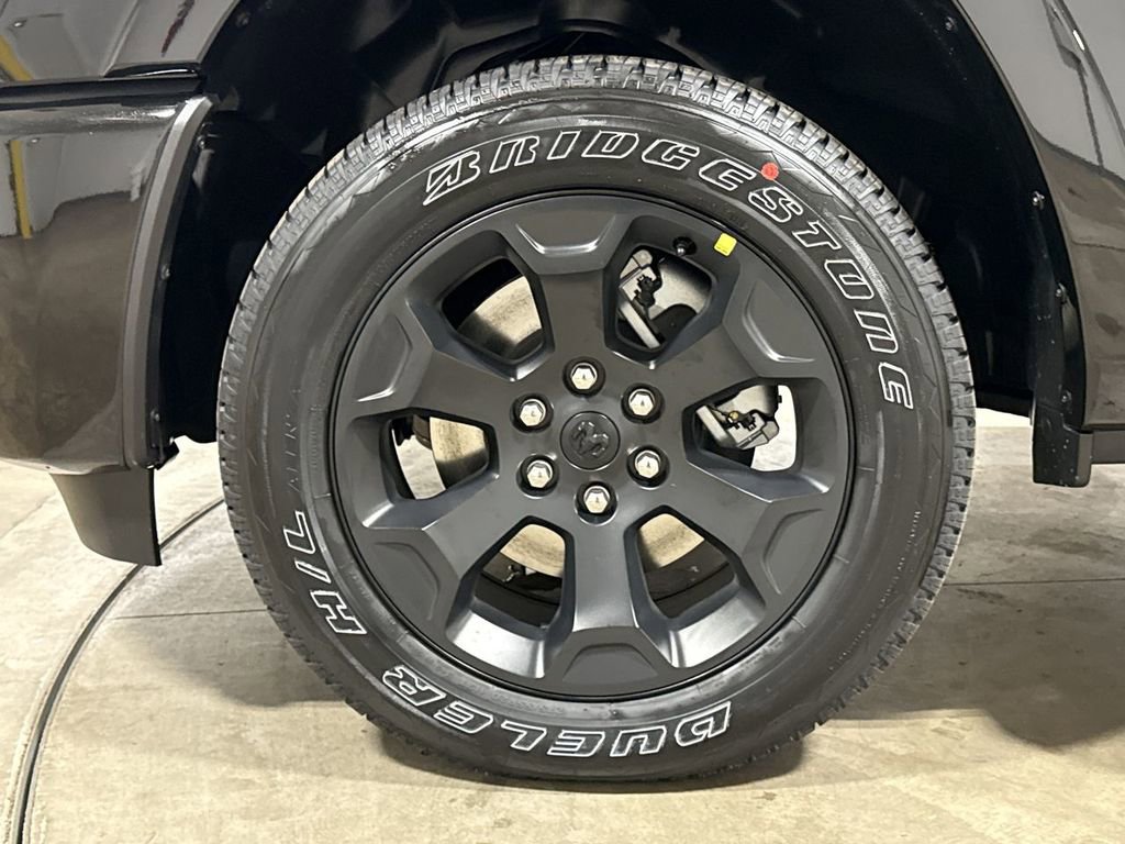 New 2026 RAM 1500 4x4 Crew Cab image 27