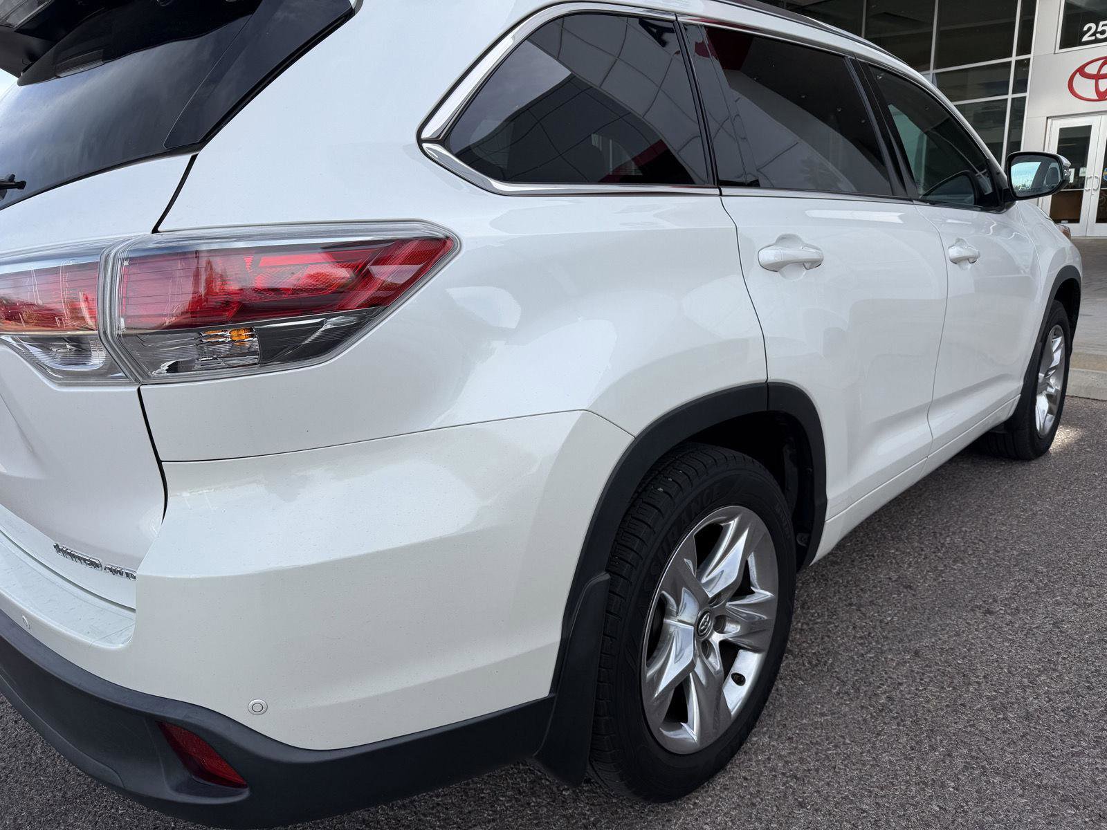 Used 2016 Toyota Highlander Limited Platinum image 12