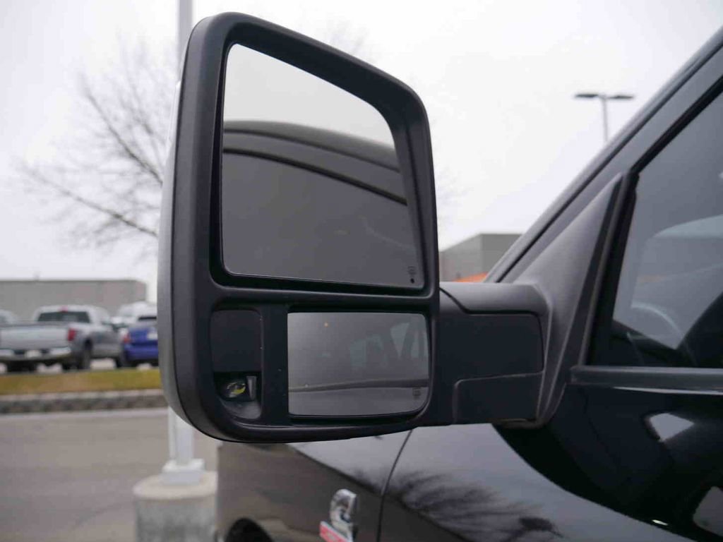 Used 2025 RAM 3500 Big Horn image 16