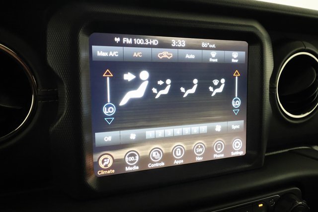 Used 2023 Jeep Gladiator Overland image 15