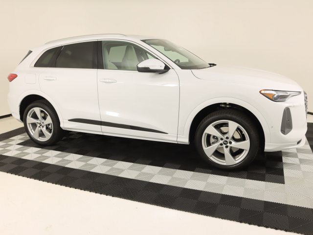 New 2026 Audi Q5 Premium Plus AWD/4WD image 6