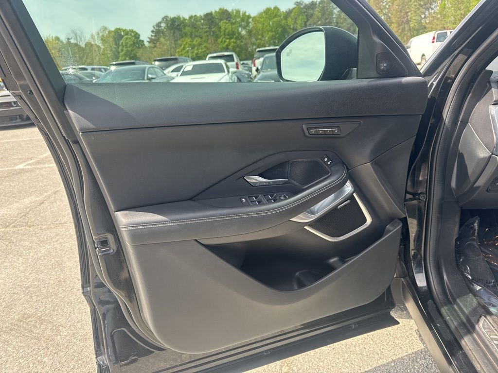 Used 2020 Jaguar E-PACE R-Dynamic SE image 24