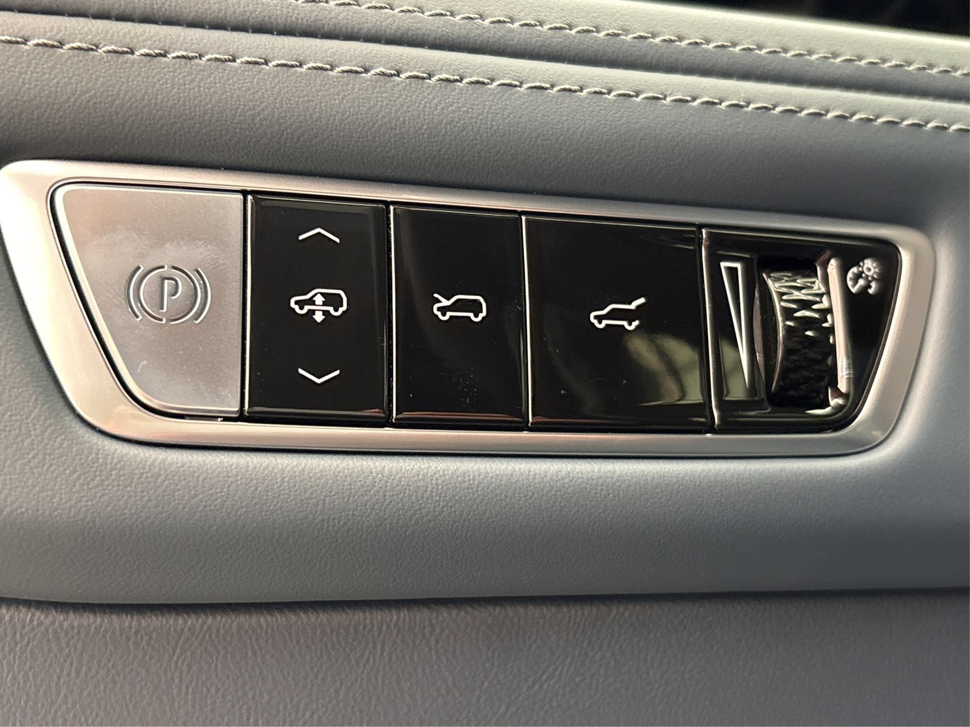 New 2025 Cadillac Escalade IQ Sport 2 AWD/4WD image 18