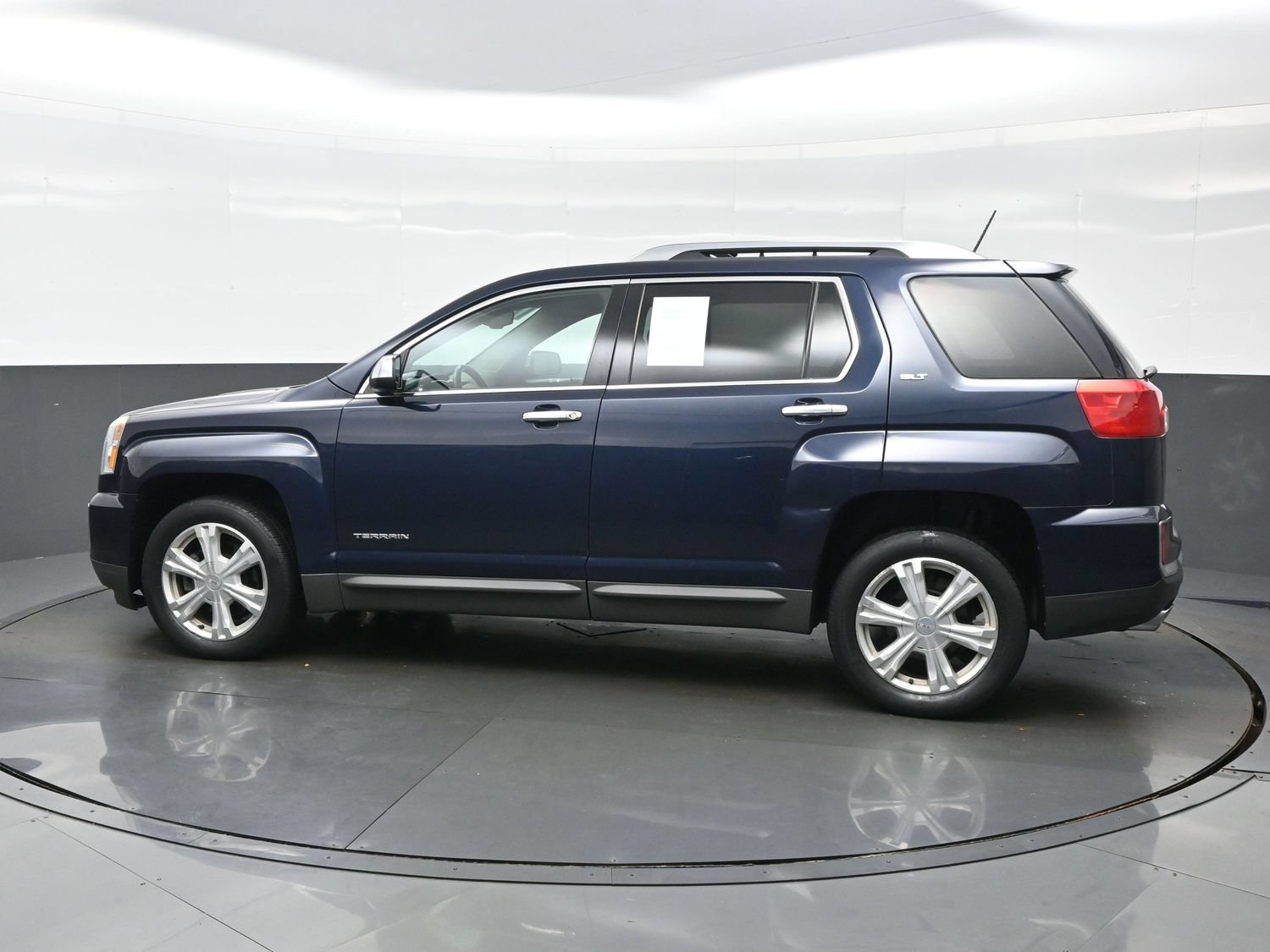 Used 2017 GMC Terrain SLT w/ Open Road Package AWD/4WD image 4