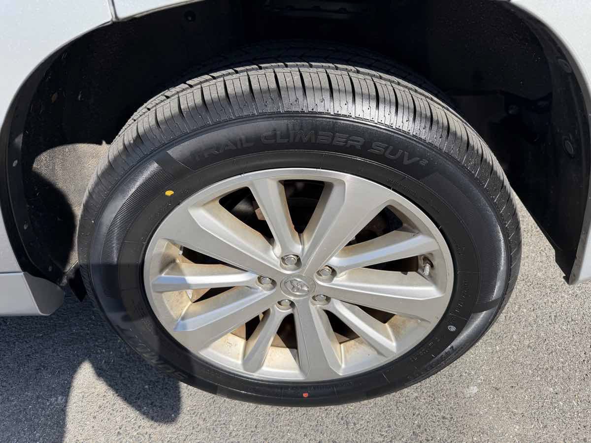Used 2013 Toyota Highlander Limited AWD/4WD image 32
