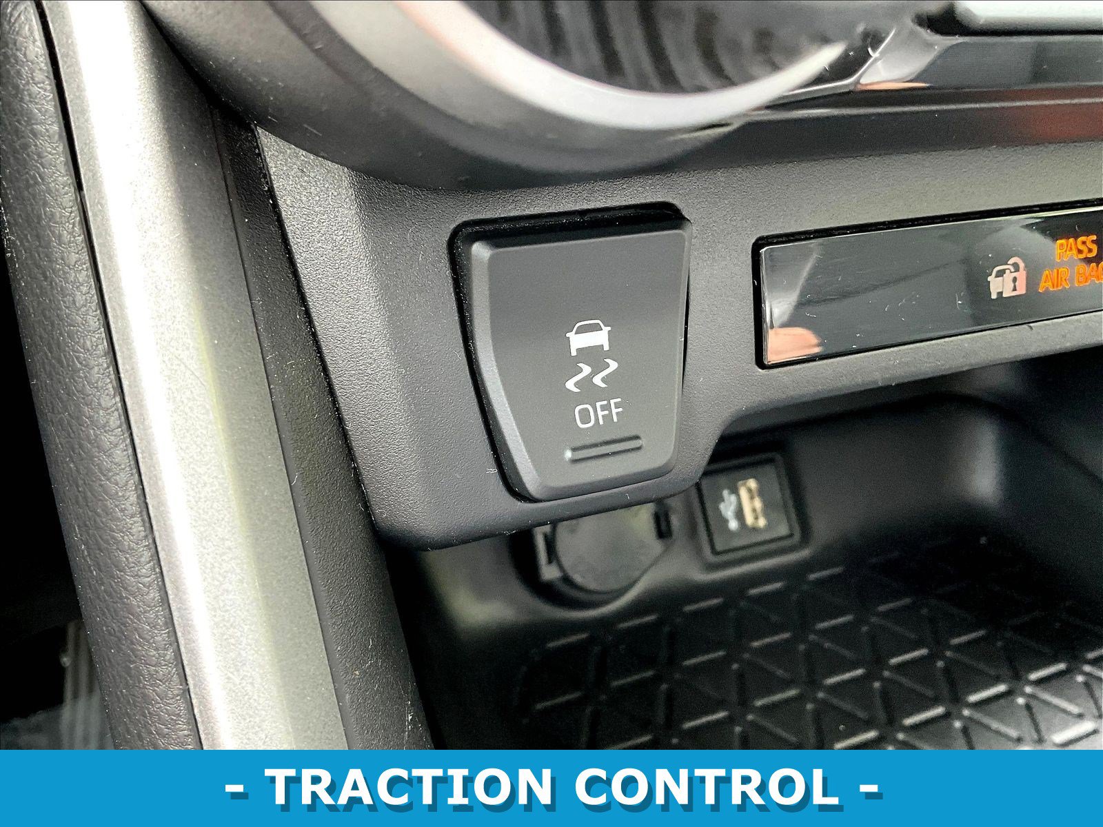 Used 2024 Toyota RAV4 LE FWD image 37