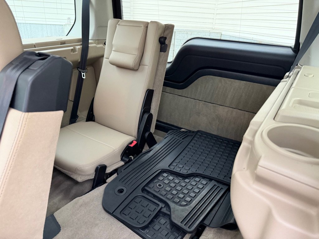 Used 2013 Land Rover LR4 HSE AWD/4WD image 24