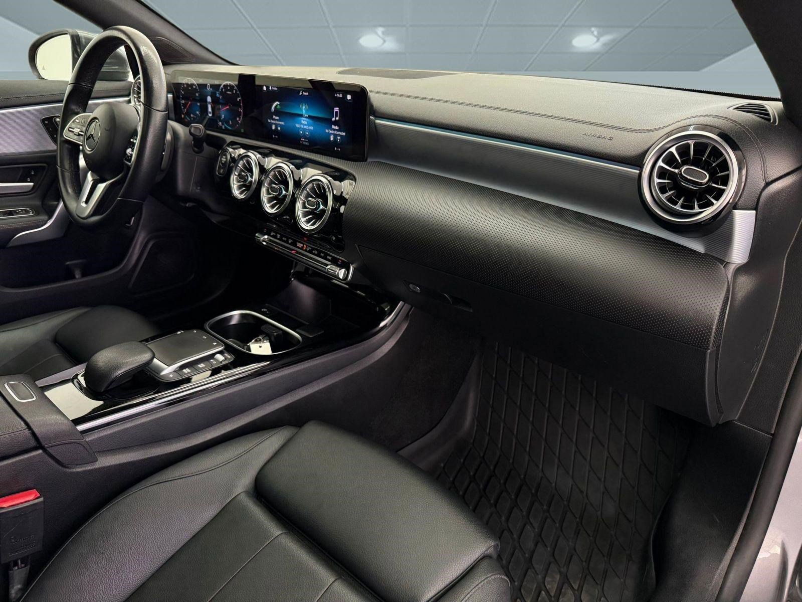 Used 2022 Mercedes-Benz CLA 250 image 21