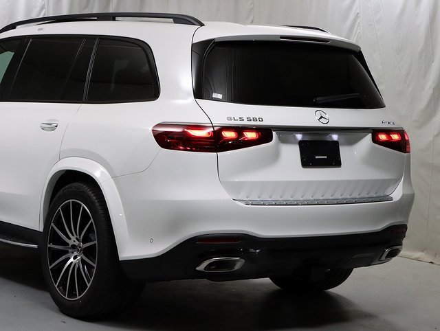 New 2026 Mercedes-Benz GLS 580 4MATIC image 8