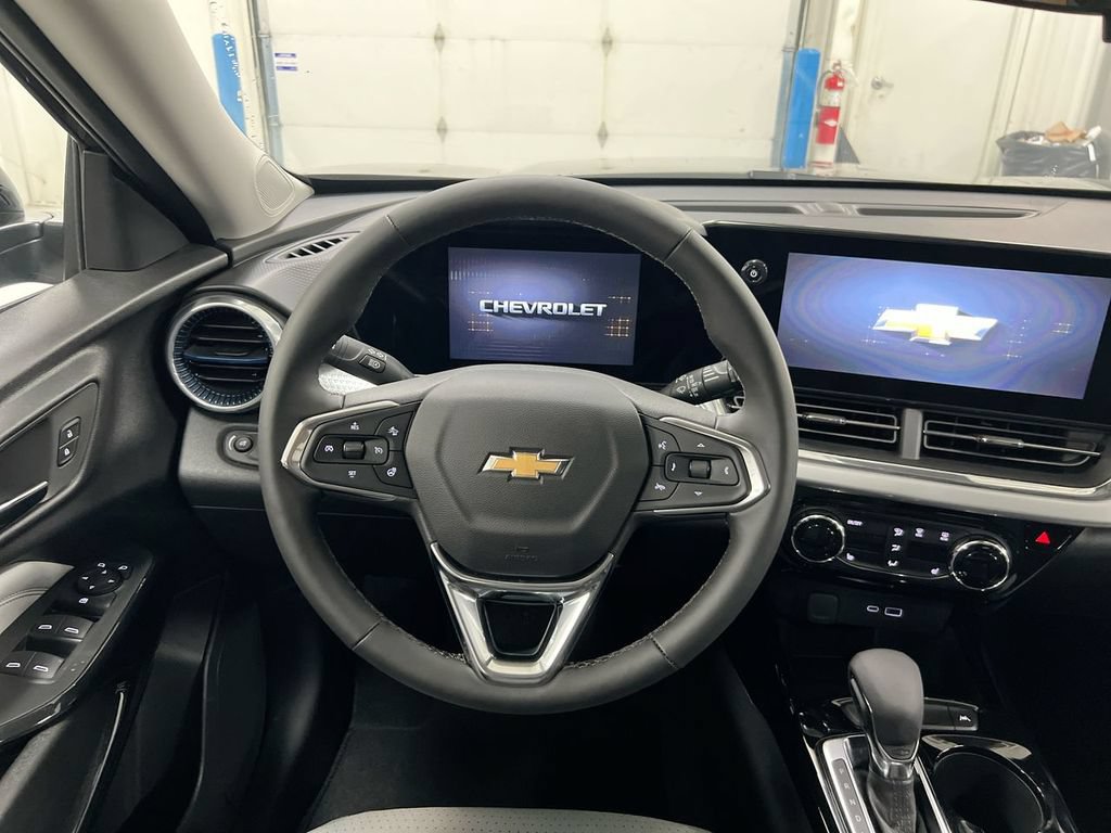 New 2026 Chevrolet Trax LT w/ LT Convenience Package FWD image 11