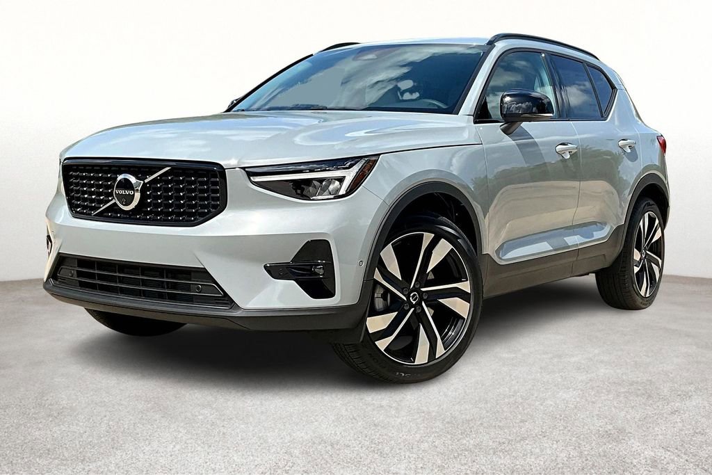 New 2026 Volvo XC40 B4 Plus w/ Protection Package Premier FWD image 2