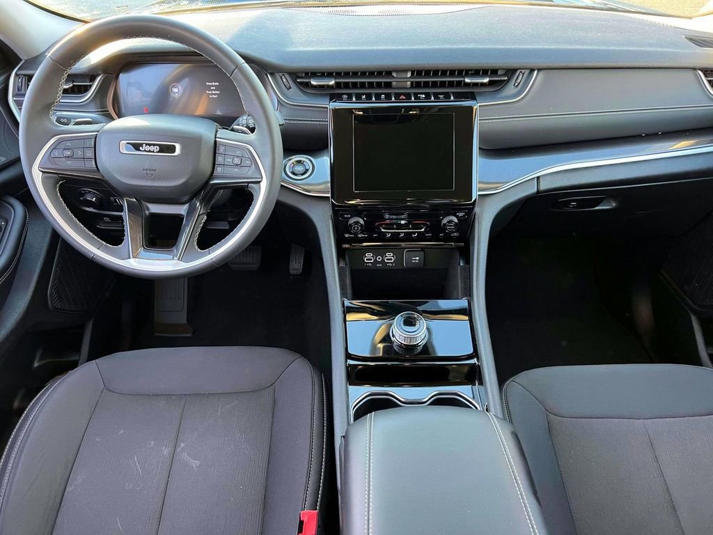 Certified 2023 Jeep Grand Cherokee L Laredo image 13