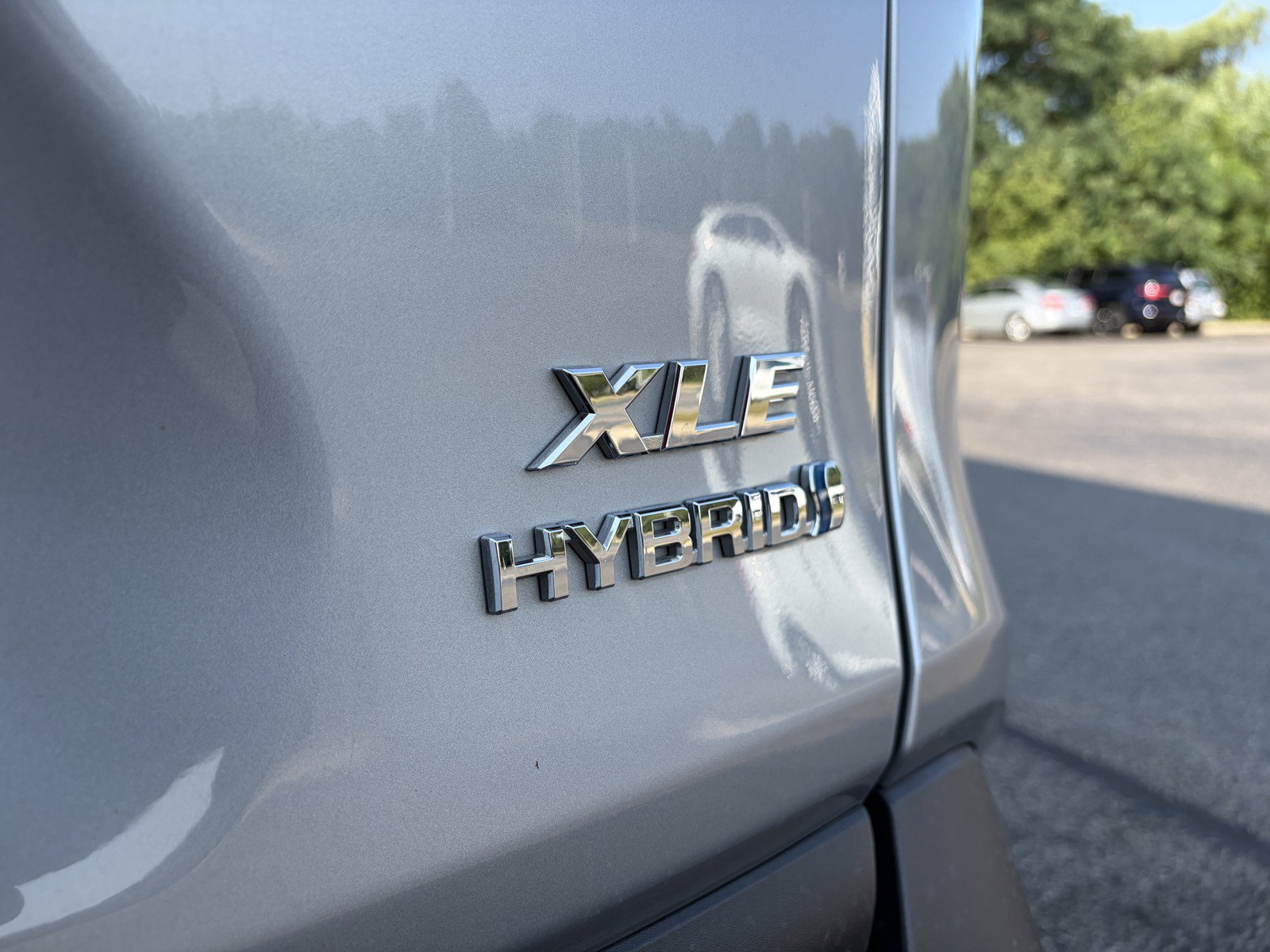 Used 2022 Toyota RAV4 XLE Premium AWD/4WD image 35
