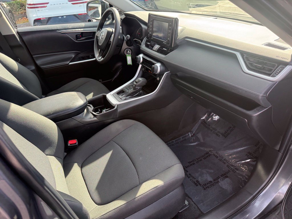 Used 2022 Toyota RAV4 LE AWD/4WD image 23