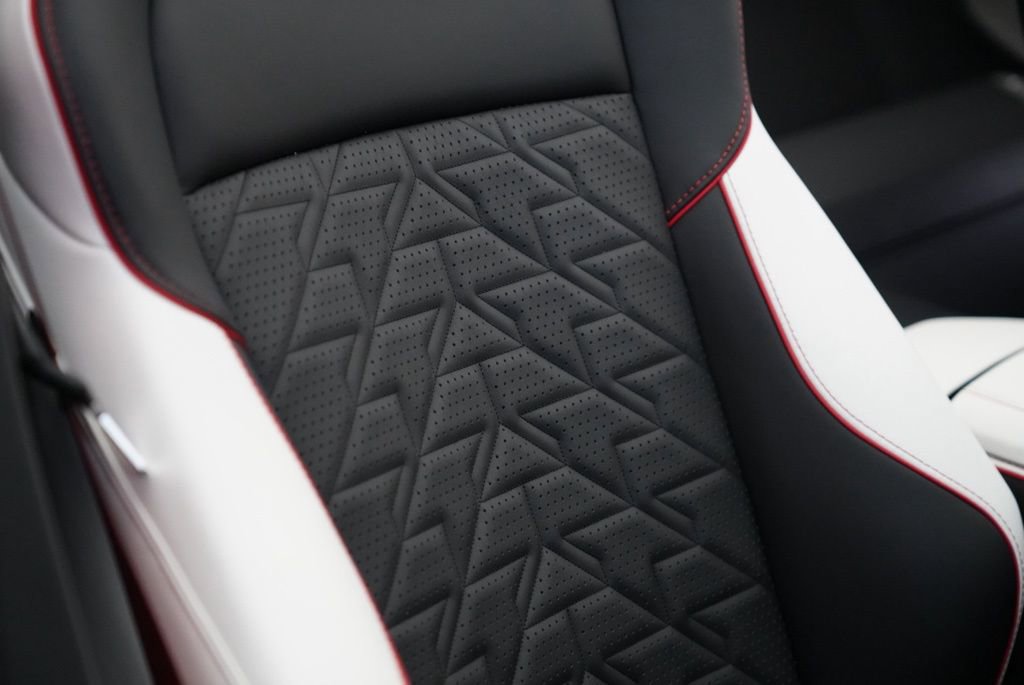 New 2026 Aston Martin Vanquish Convertible image 36