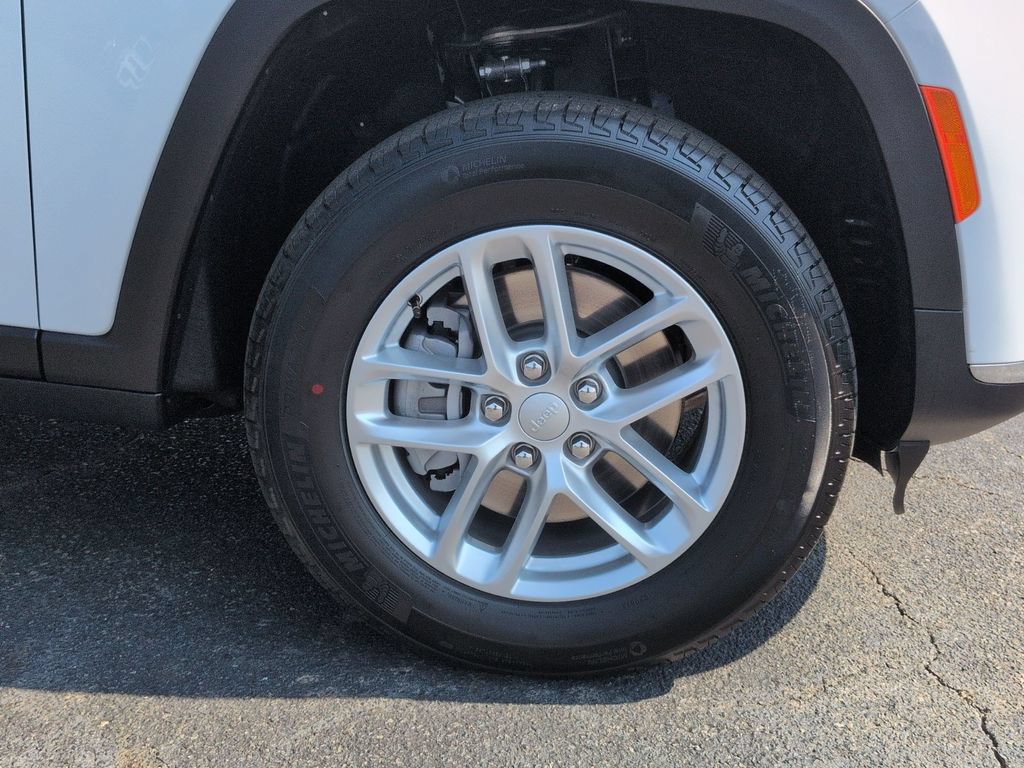 New 2026 Jeep Grand Cherokee L Laredo AWD/4WD image 9