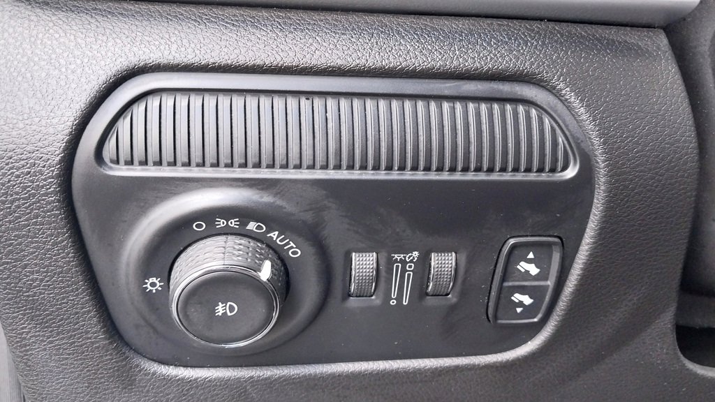 Used 2023 Jeep Wagoneer L Series II image 33