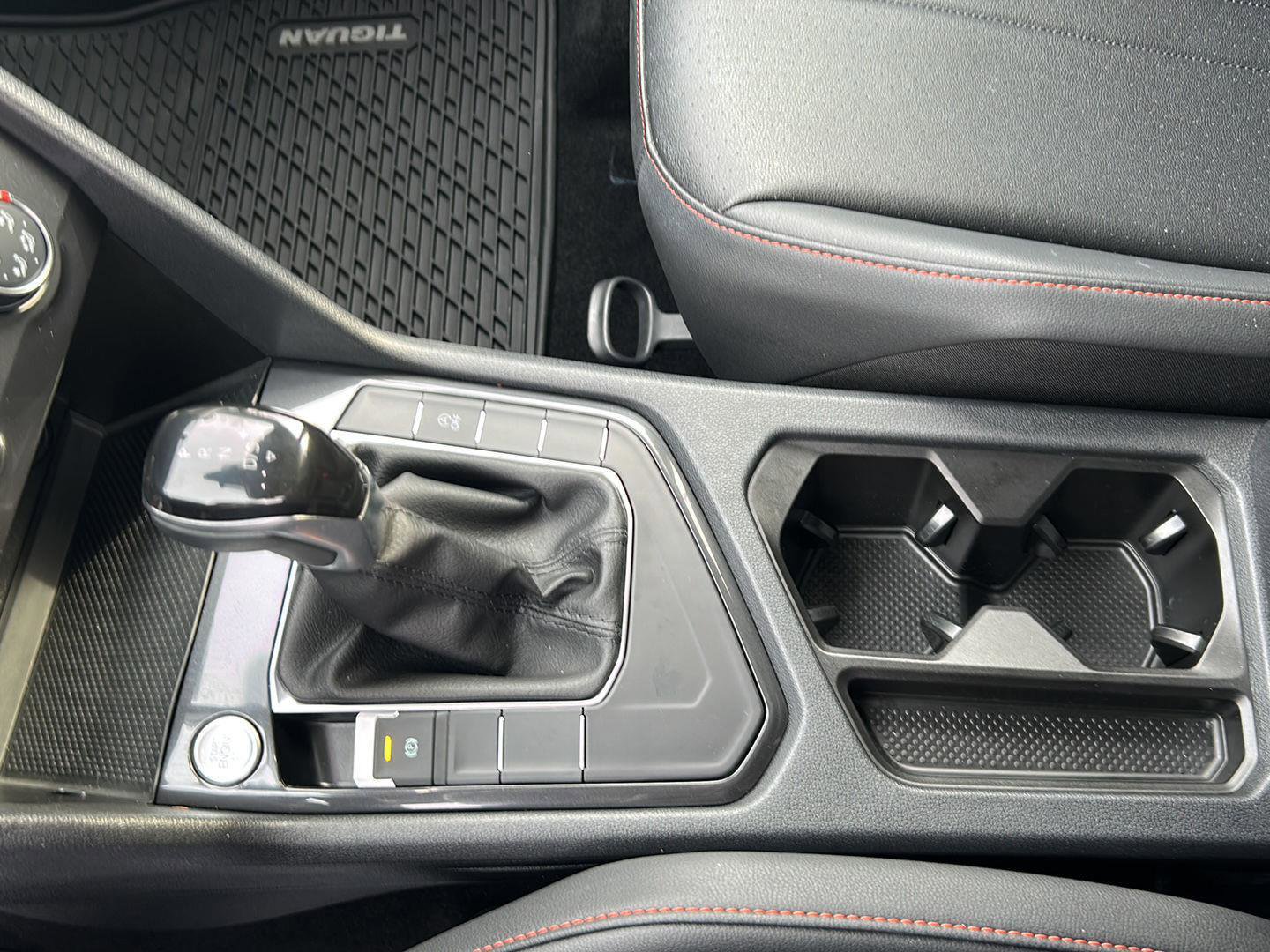 Used 2024 Volkswagen Tiguan Wolfsburg Edition image 17