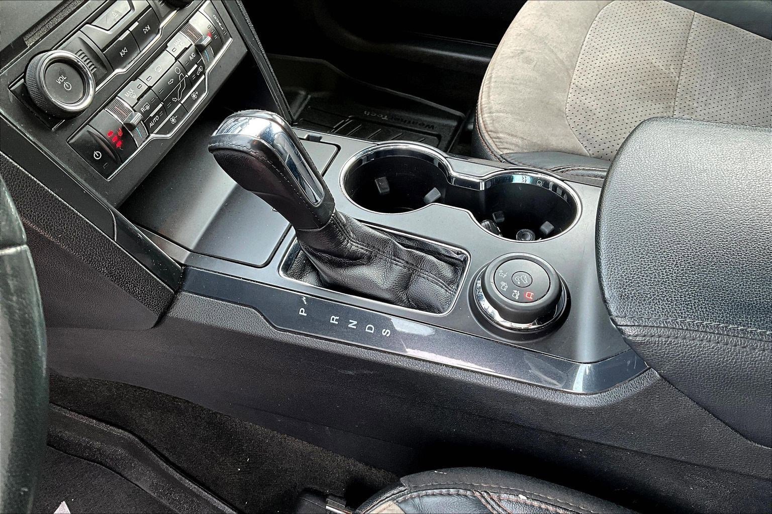 Used 2017 Ford Explorer XLT w/ Equipment Group 202A image 19