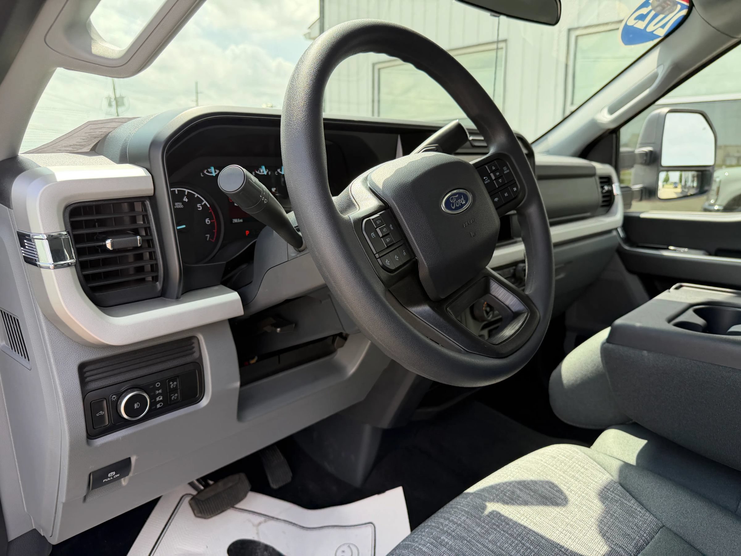 Used 2025 Ford F350 XLT AWD/4WD image 18