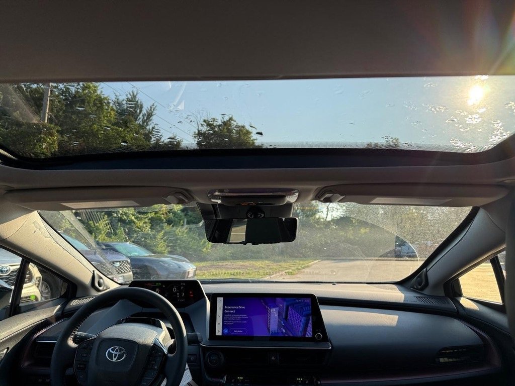 New 2025 Toyota Prius Plug-In Hybrid image 7