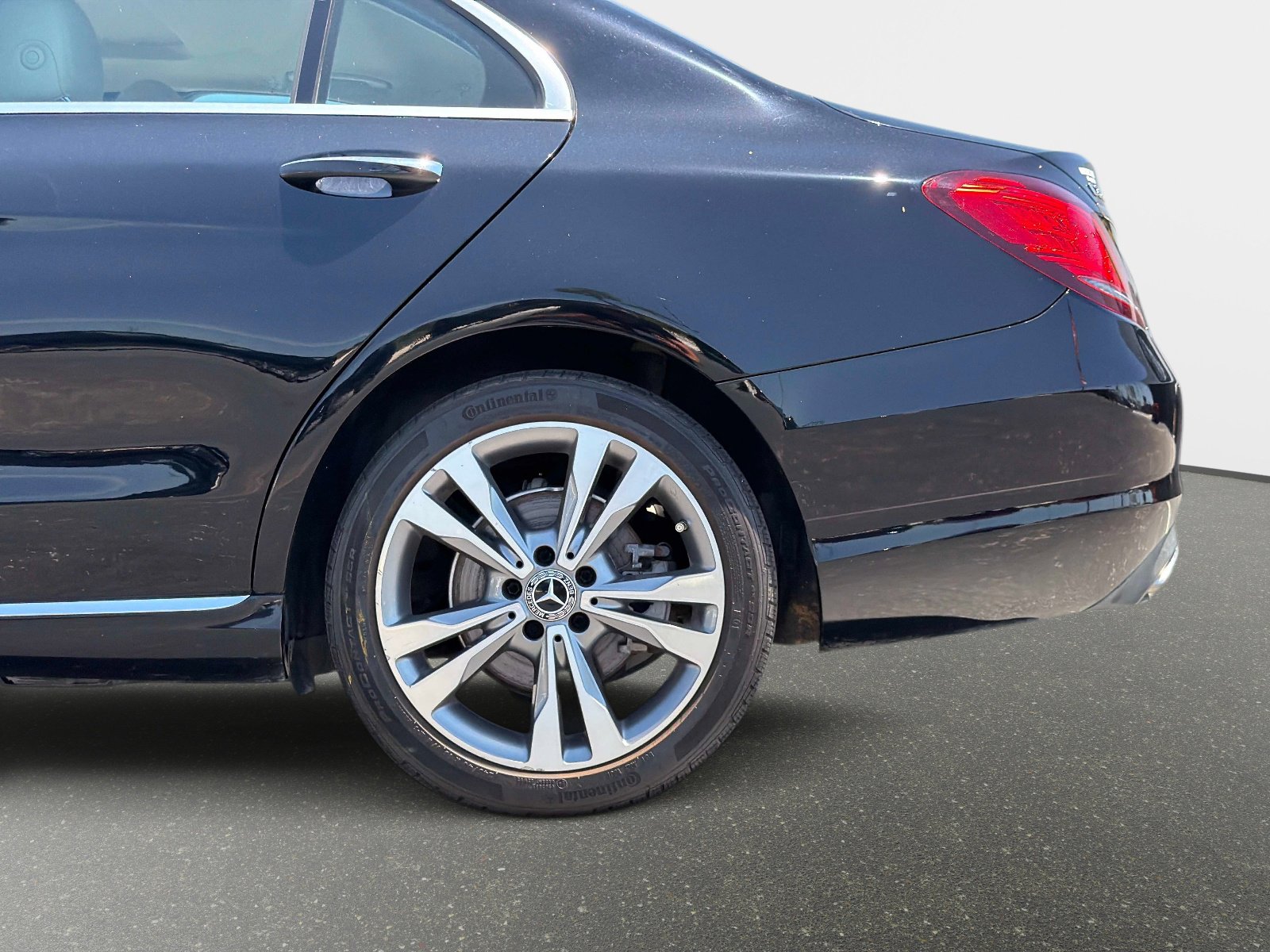 Used 2021 Mercedes-Benz C 300 Sedan image 15
