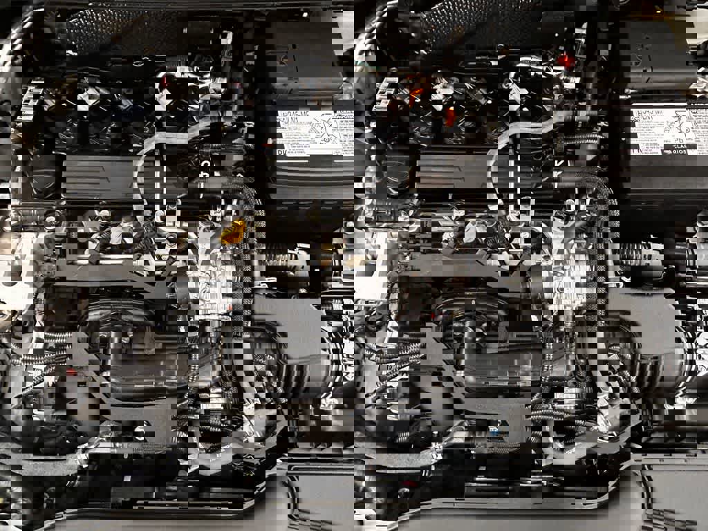 Used 2024 Toyota Corolla SE w/ SE Premium Package FWD image 9