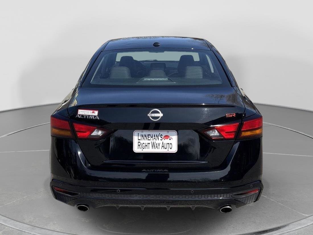 Used 2024 Nissan Altima 2.5 SR FWD image 10