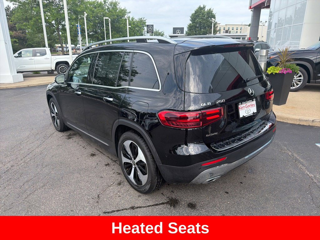 Used 2025 Mercedes-Benz GLB 250 image 4