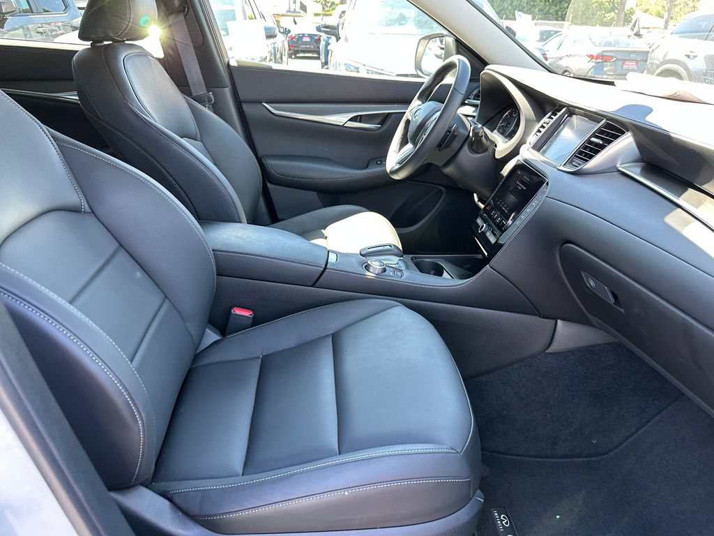 Used 2025 INFINITI QX50 Pure AWD/4WD image 14